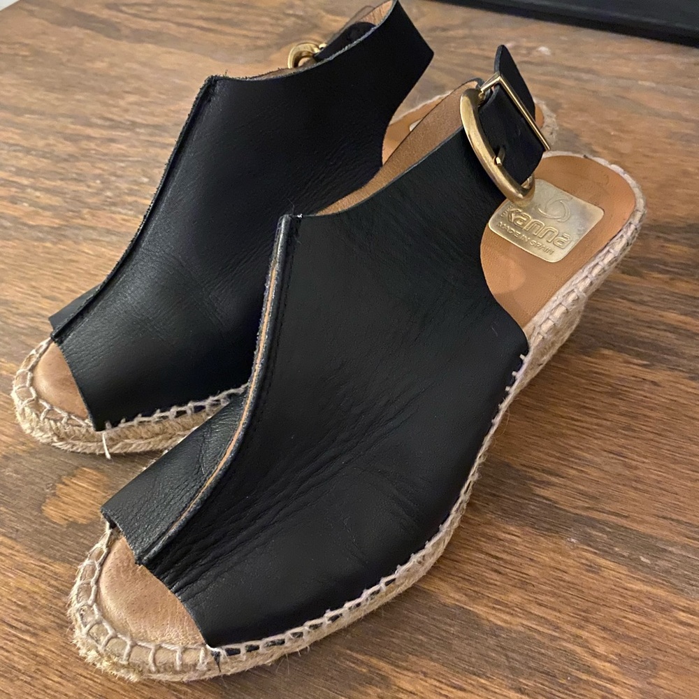 Kanna Leather Sandals.  Size 38